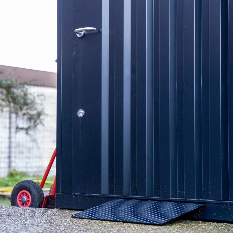 Contenedor desmontable negro 2 x 2 m – Puerta doble - Imagen 4